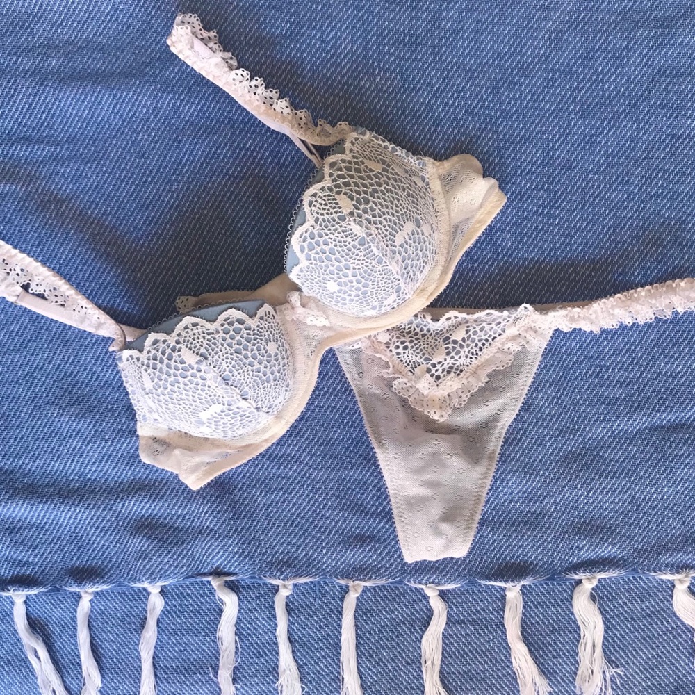 ✨SOLD✨ NWOT-VS Dream Angels Demi bra and thong set